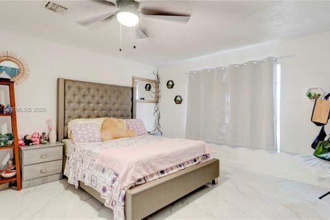 Купить виллу или дом в Майами, Флорида 4 спальни, 179.49м2, № 2048739 - фото 16