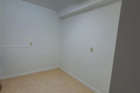 Copropriété à louer à West Palm Beach, Floride: 2 chambres, 133.5 m2 № 1941523 - photo 13