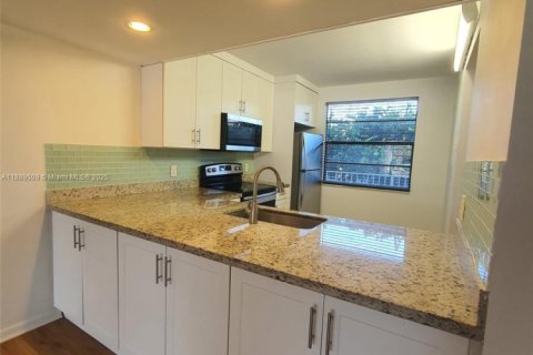 Copropriété à louer à West Palm Beach, Floride: 2 chambres, 133.5 m2 № 1941523 - photo 10