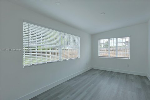 Купить виллу или дом в Майами, Флорида 3 спальни, № 1965189 - фото 10