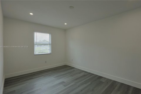 Купить виллу или дом в Майами, Флорида 3 спальни, № 1965189 - фото 11