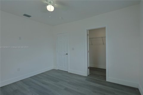 Купить виллу или дом в Майами, Флорида 3 спальни, № 1965189 - фото 9