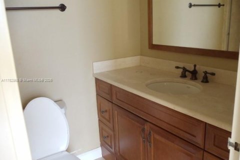 Condo in North Miami, Florida, 2 bedrooms  № 1960875 - photo 12