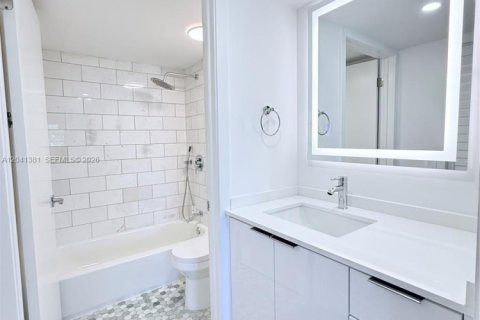 Снять в аренду кондоминиум в Майами-Бич, Флорида 1 спальня, 62.06м2, № 2169273 - фото 14