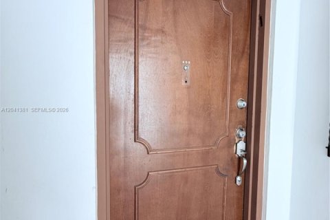 Снять в аренду кондоминиум в Майами-Бич, Флорида 1 спальня, 62.06м2, № 2169273 - фото 25