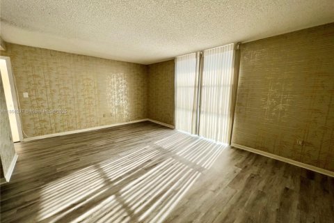 Condo in Sunny Isles Beach, Florida, 3 bedrooms  № 1891890 - photo 14