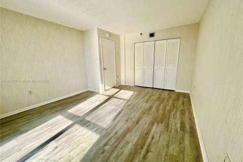 Condo in Sunny Isles Beach, Florida, 3 bedrooms  № 1891890 - photo 21