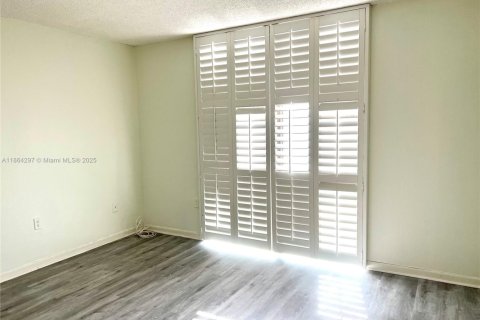 Condominio en alquiler en Sunny Isles Beach, Florida, 3 dormitorios, 145.86 m2 № 1891890 - foto 16