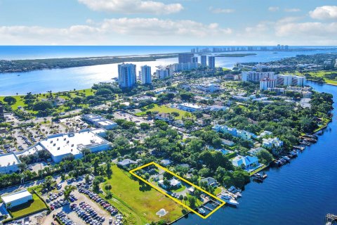 Villa ou maison à vendre à Palm Beach Gardens, Floride: 2 chambres, 138.52 m2 № 2081829 - photo 2