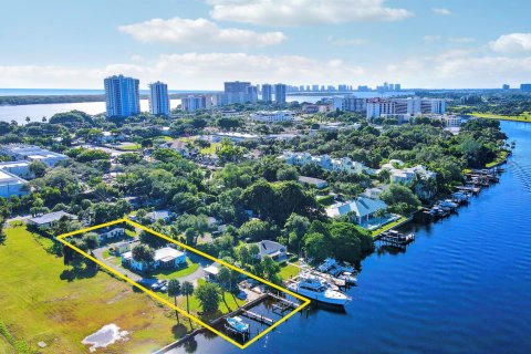 Villa ou maison à vendre à Palm Beach Gardens, Floride: 2 chambres, 138.52 m2 № 2081829 - photo 3
