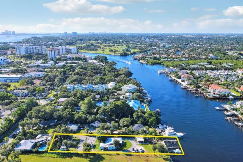 Villa ou maison à vendre à Palm Beach Gardens, Floride: 2 chambres, 138.52 m2 № 2081829 - photo 1