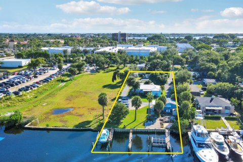 Villa ou maison à vendre à Palm Beach Gardens, Floride: 2 chambres, 138.52 m2 № 2081829 - photo 4