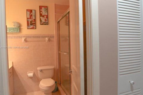 Купить кондоминиум в Хайалиа, Флорида 2 спальни, 112.23м2, № 2038248 - фото 18