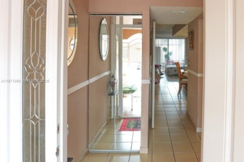 Купить кондоминиум в Хайалиа, Флорида 2 спальни, 112.23м2, № 2038248 - фото 6