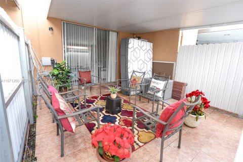 Купить кондоминиум в Хайалиа, Флорида 2 спальни, 112.23м2, № 2038248 - фото 26