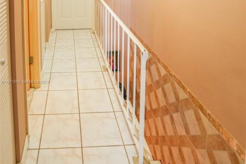 Купить кондоминиум в Хайалиа, Флорида 2 спальни, 112.23м2, № 2038248 - фото 24