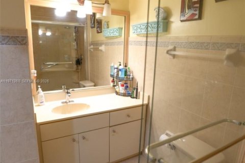 Купить кондоминиум в Хайалиа, Флорида 2 спальни, 112.23м2, № 2038248 - фото 20