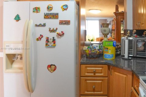 Купить кондоминиум в Хайалиа, Флорида 2 спальни, 112.23м2, № 2038248 - фото 10