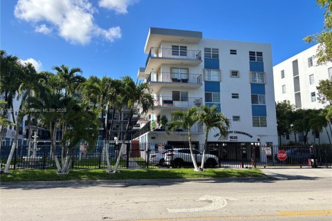 Condo in Hialeah, Florida, 2 bedrooms  № 1794208 - photo 2