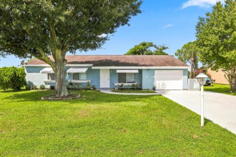 House in Port St. Lucie, Florida 3 bedrooms, 122.63 sq.m. № 2357720