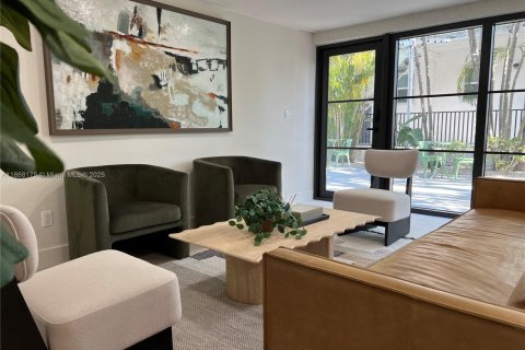 Propiedad comercial en venta en Miami, Florida, 614.46 m2 № 1965648 - foto 9