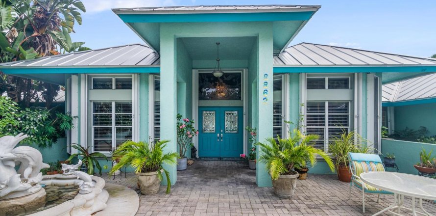 Casa en West Palm Beach, Florida 5 dormitorios, 445.93 m2 № 2087810