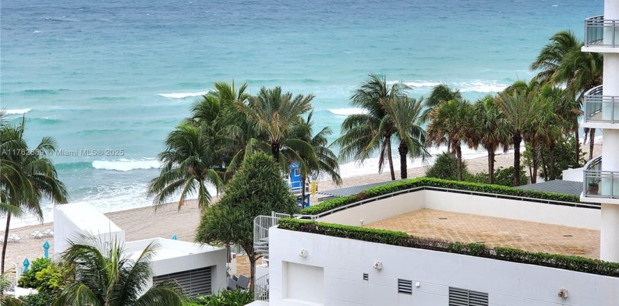 Condo in Hollywood, Florida, 1 bedroom № 1874573