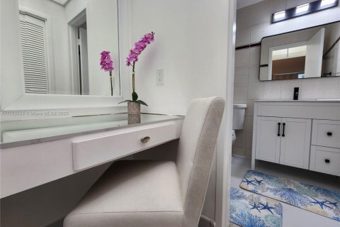 Снять в аренду кондоминиум в Холливуд, Флорида 1 спальня, 69.68м2, № 1874573 - фото 11