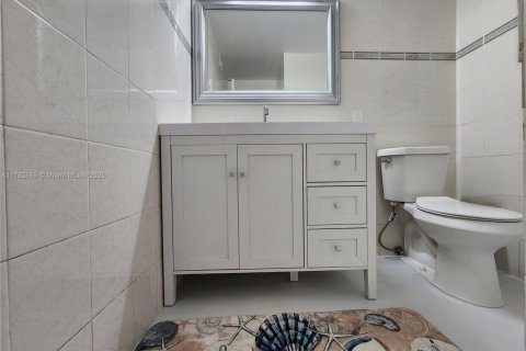 Снять в аренду кондоминиум в Холливуд, Флорида 1 спальня, 69.68м2, № 1874573 - фото 13