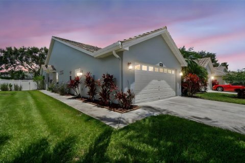 House in Palm Harbor, Florida 3 bedrooms, 173.73 sq.m. № 1850139 - photo 1