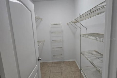 Снять в аренду квартиру в Орландо, Флорида 5 комнат, 112.6м2, № 1906669 - фото 4