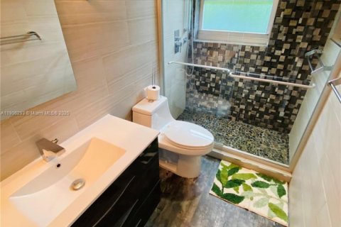 Condo in Miami Beach, Florida, 2 bedrooms  № 1956906 - photo 11