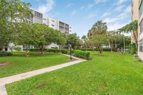 Condominio en venta en Hallandale Beach, Florida, 1 dormitorio, 78.69 m2 № 1828825 - foto 26