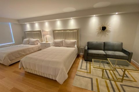 Condo in Miami Beach, Florida, 2 bedrooms  № 1811125 - photo 15