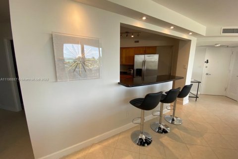 Condo in Miami Beach, Florida, 2 bedrooms  № 1811125 - photo 7