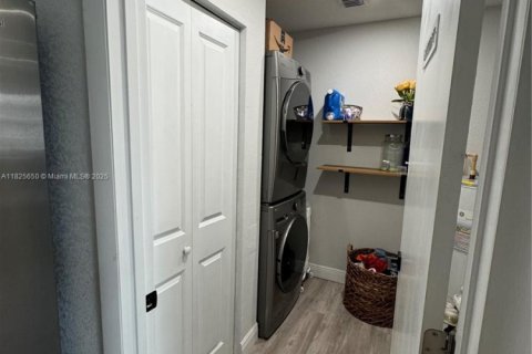 Villa ou maison à vendre à Tampa, Floride: 4 chambres № 1958209 - photo 5