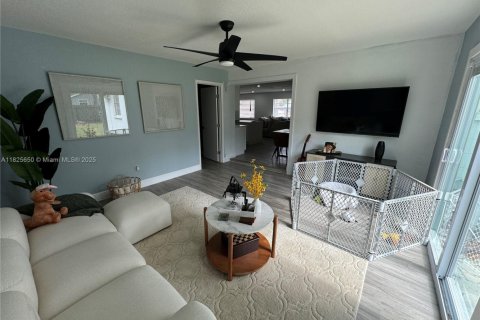 Villa ou maison à vendre à Tampa, Floride: 4 chambres № 1958209 - photo 6