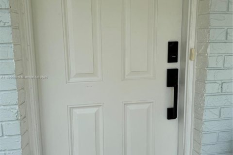 Villa ou maison à vendre à Tampa, Floride: 4 chambres № 1958209 - photo 13