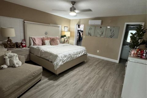 Villa ou maison à vendre à Tampa, Floride: 4 chambres № 1958209 - photo 16