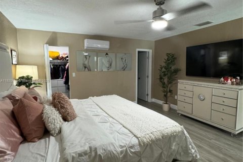 Villa ou maison à vendre à Tampa, Floride: 4 chambres № 1958209 - photo 17