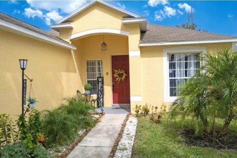 Villa ou maison à vendre à Davenport, Floride: 5 chambres, 169.55 m2 № 2345455 - photo 2