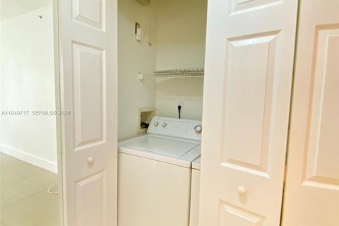 Снять в аренду кондоминиум в Мирамар, Флорида 2 спальни, 90.77м2, № 2005402 - фото 23