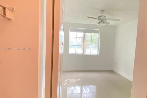 Снять в аренду кондоминиум в Мирамар, Флорида 2 спальни, 90.77м2, № 2005402 - фото 17