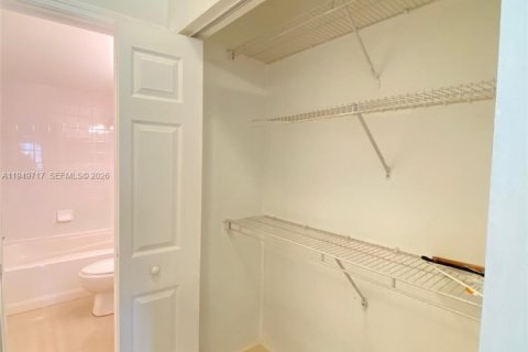 Снять в аренду кондоминиум в Мирамар, Флорида 2 спальни, 90.77м2, № 2005402 - фото 15