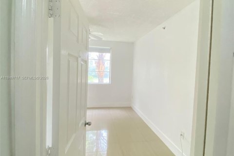 Снять в аренду кондоминиум в Мирамар, Флорида 2 спальни, 90.77м2, № 2005402 - фото 22