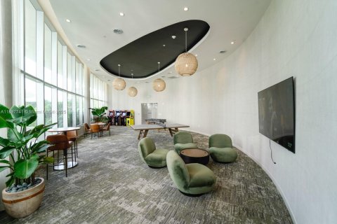 Снять в аренду кондоминиум в Майами, Флорида 1 спальня, 98.38м2, № 1955554 - фото 24