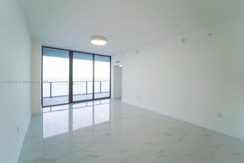 Снять в аренду кондоминиум в Майами, Флорида 1 спальня, 98.38м2, № 1955554 - фото 7