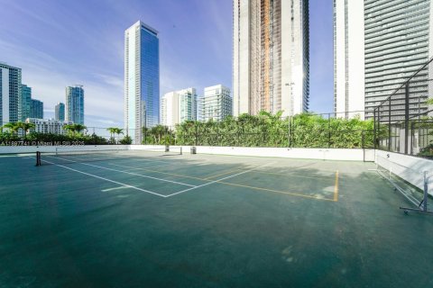 Снять в аренду кондоминиум в Майами, Флорида 1 спальня, 98.38м2, № 1955554 - фото 30