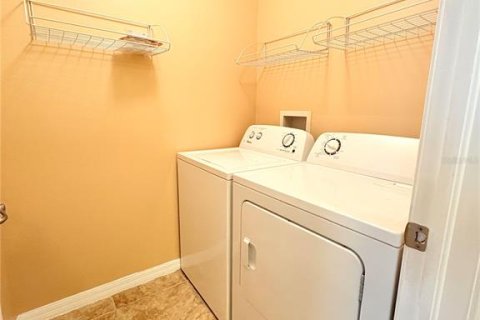 Adosado en alquiler en Brandon, Florida, 3 dormitorios, 178.09 m2 № 1879862 - foto 17