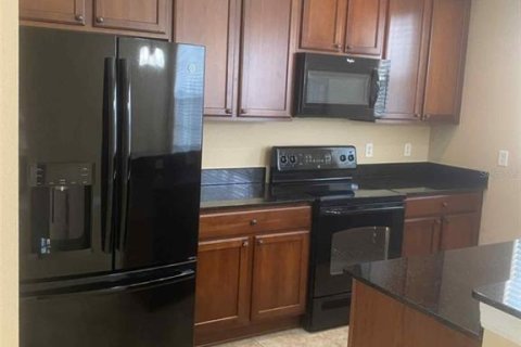 Adosado en alquiler en Brandon, Florida, 3 dormitorios, 178.09 m2 № 1879862 - foto 3